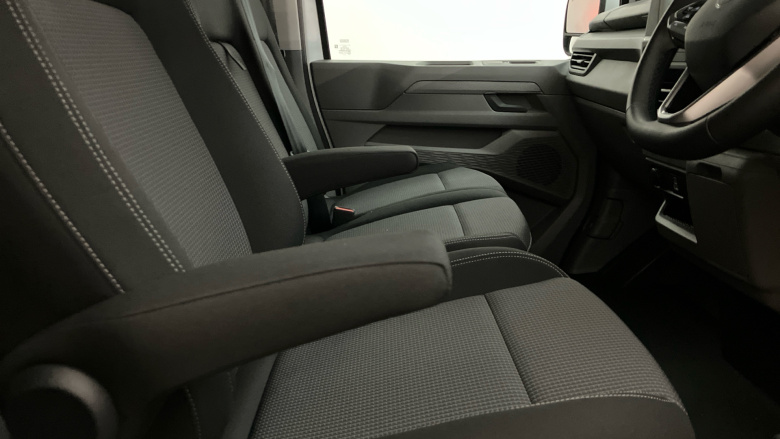 Volkswagen Transporter T32 Swb Electric 160kW 65kWh Commerce Pro Van Auto